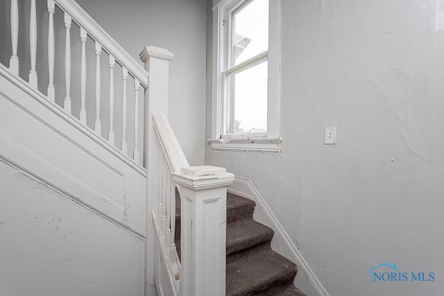 426 Arden Pl, Toledo, OH 43605 - staircase featuring baseboards