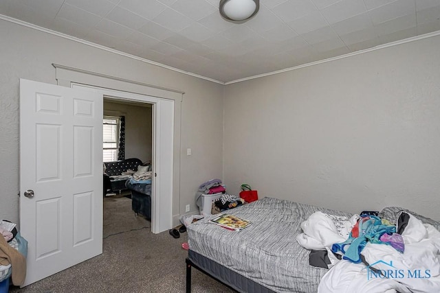 2721 Fremont St, Toledo, OH 43605 - carpeted bedroom featuring crown molding