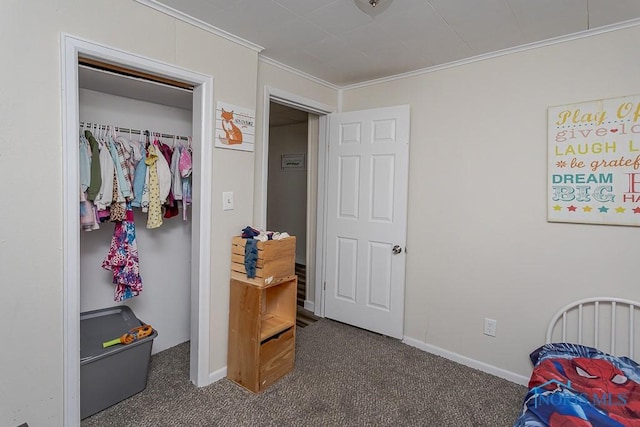 635 Plymouth St, Toledo, OH 43605 - bedroom with carpet, crown molding, and baseboards