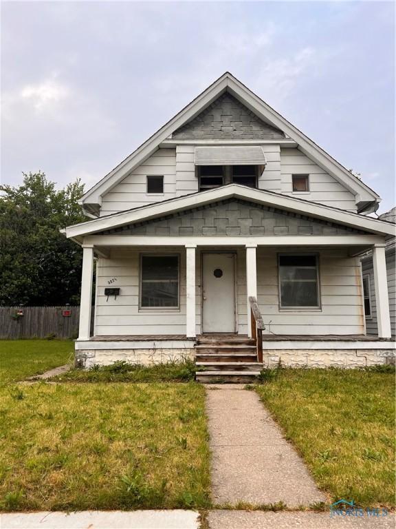 527 E Weber, Toledo, OH 43608 - view of front facade with covered porch