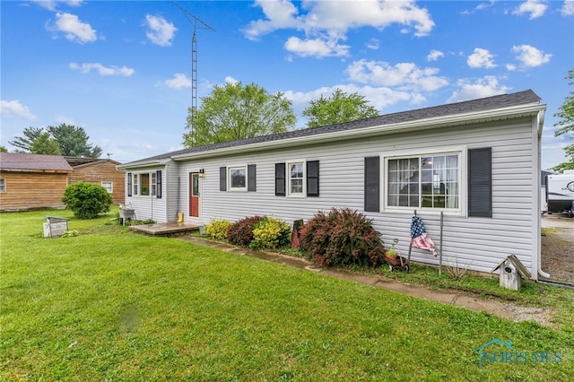 8399 W State Route 12, Fostoria, OH 44830 - view of front of home with a front yard
