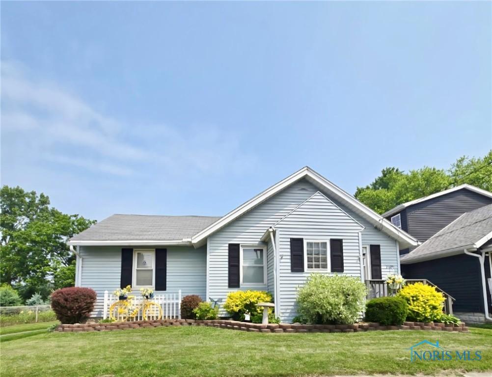 2128 Airline Ave, Toledo, OH 43609 - photo 1