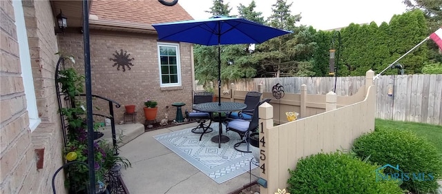 1454 Turnbury Ln, Perrysburg, OH 43551 - view of patio / terrace