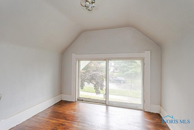 2740 Robinwood Ave, Toledo, OH 43610 - bonus room featuring lofted ceiling and wood finished floors