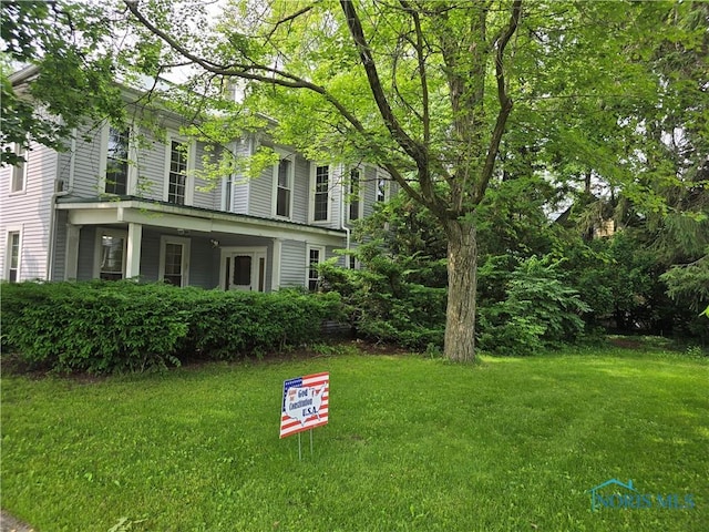 336 Holgate Ave, Defiance, OH 43512 - view of front facade with a front lawn