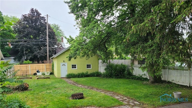 117 3rd St, Findlay, OH 45840 - view of yard with a fire pit