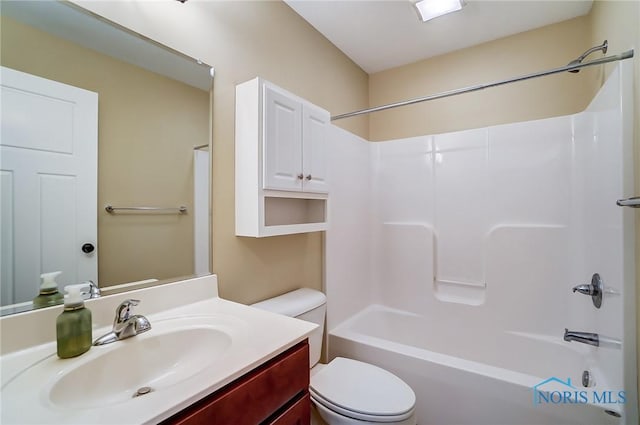 8971 N Park Lake Cir, Sylvania, OH 43560 - bathroom featuring vanity and shower / bath combination