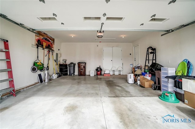 8971 N Park Lake Cir, Sylvania, OH 43560 - view of garage