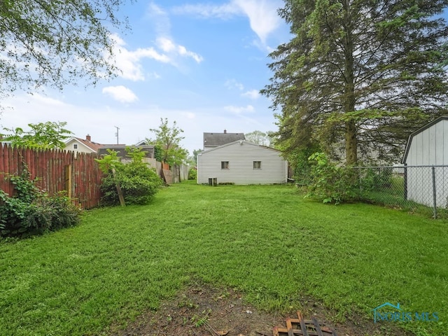 2238 Oak Grove Pl, Toledo, OH 43613 - view of yard