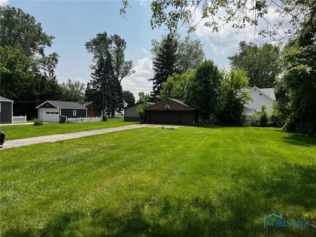 5433 Brophy Dr, Toledo, OH 43611