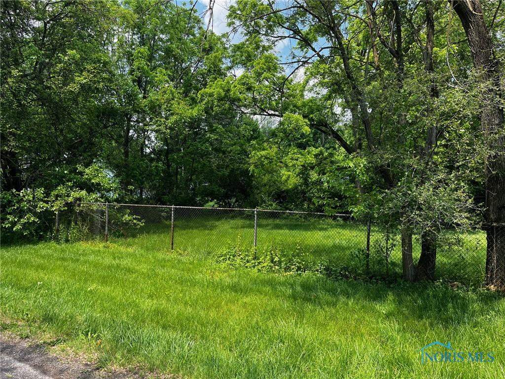 1730 Ketner Ave, Toledo, OH 43613 - photo 2