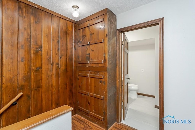 716 Maple St, Perrysburg, OH 43551 - corridor featuring a textured ceiling