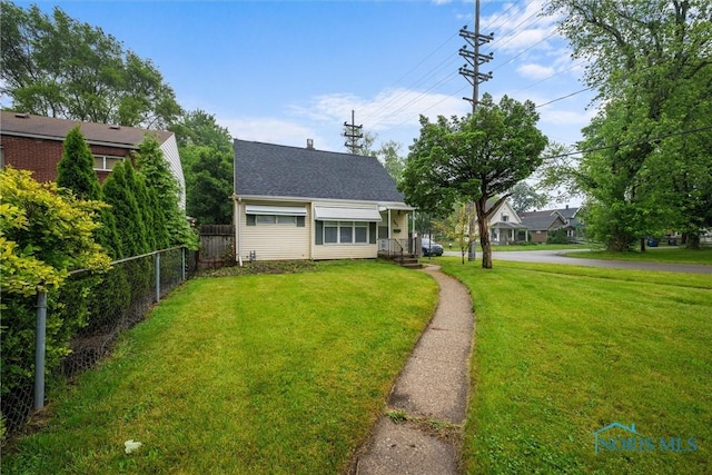 902 Coventry Ave, Toledo, OH 43607 - view of front of property featuring a shingled roof