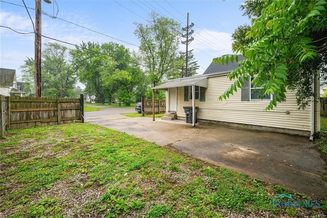 902 Coventry Ave, Toledo, OH 43607 - view of yard