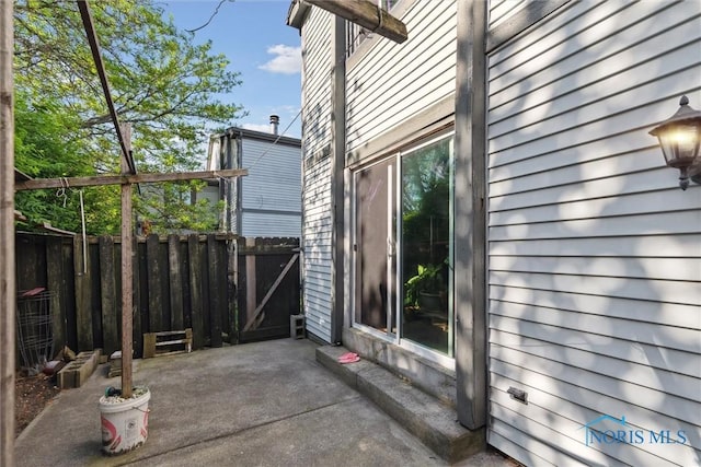 2540 Plum Leaf Ln, Toledo, OH 43614 - view of patio / terrace