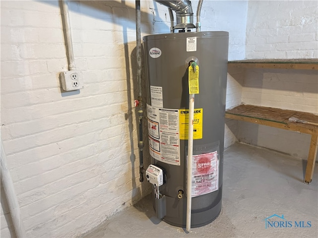 831 Butler St, Toledo, OH 43605 - utility room with water heater
