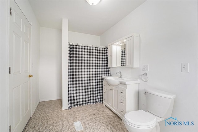 11820 County Road 17, West Unity, OH 43570 - bathroom featuring vanity, a shower with curtain, and tile patterned floors