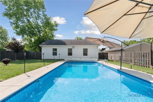 440 W 3rd St, Perrysburg, OH 43551 - view of swimming pool featuring a fenced backyard