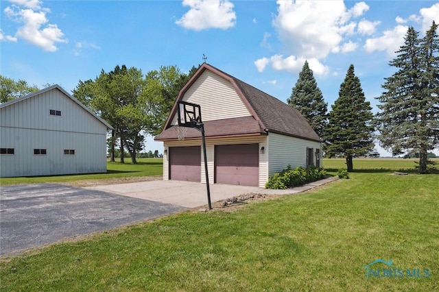 17715 Mitchell Rd, Bowling Green, OH 43402 - garage with a garage
