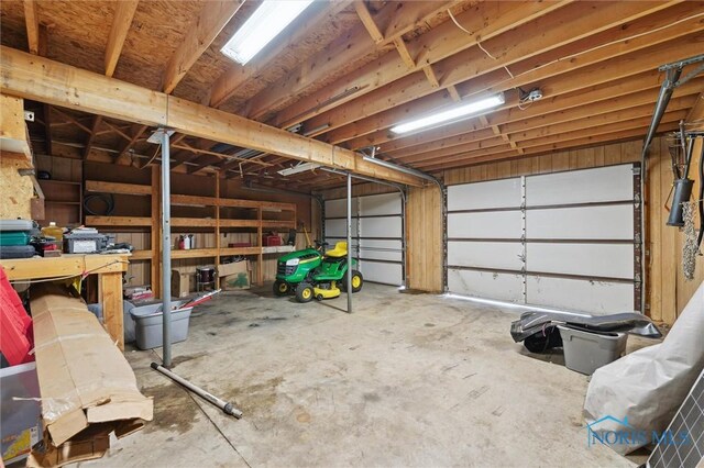 17715 Mitchell Rd, Bowling Green, OH 43402 - view of garage