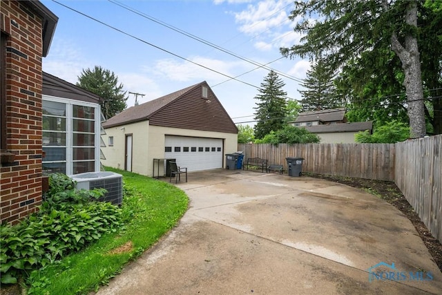 3740 Mapleway Dr, Toledo, OH 43614 - view of detached garage