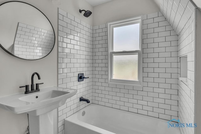 826 4th St, Toledo, OH 43605 - full bath with bathing tub / shower combination and a sink