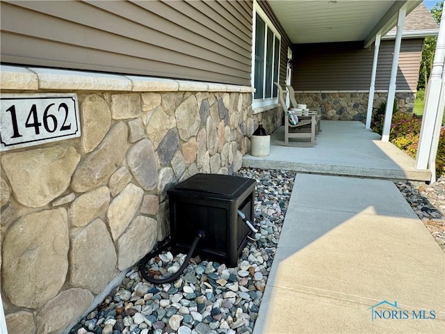 1462 Lee Ann Ave, Defiance, OH 43512 - view of patio / terrace