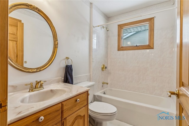 1411 Sawmill Bnd, Findlay, OH 45840 - bathroom featuring vanity and shower / bath combination