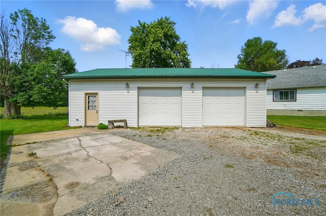 638 W Elm St, Wauseon, OH 43567 - view of detached garage