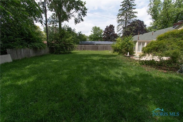 2823 Wicklow Rd, Toledo, OH 43606 - view of fenced backyard