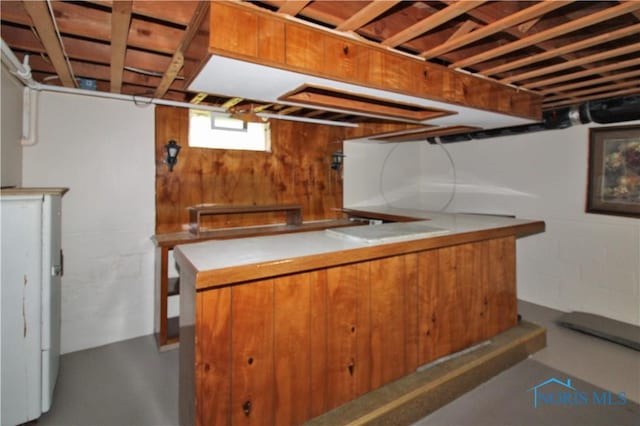 1013 Whittlesey St, Fremont, OH 43420 - basement with a bar