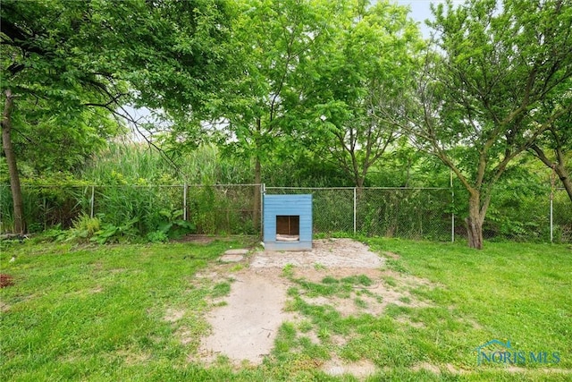 6005 Bahiamar Rd, Toledo, OH 43611 - view of yard