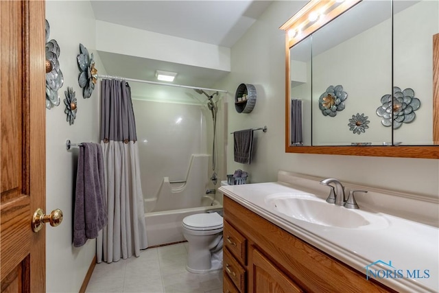 5868 Winslow Rd, Whitehouse, OH 43571 - bathroom featuring vanity, tile patterned floors, and shower / bath combo