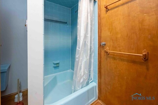 1527 Lockwood Rd, Findlay, OH 45840 - bathroom with shower / bath combo