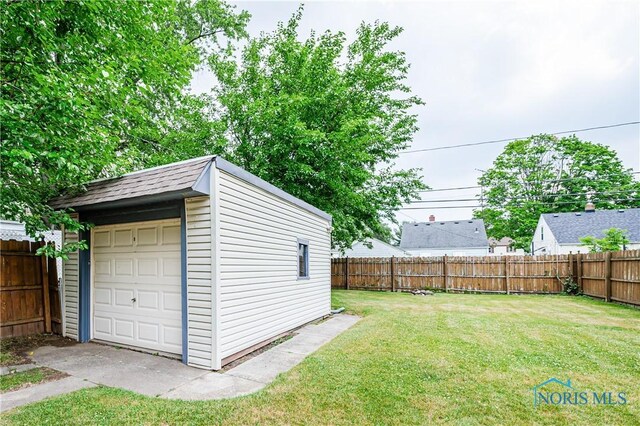 3714 Kershaw Ave, Toledo, OH 43613 - view of detached garage