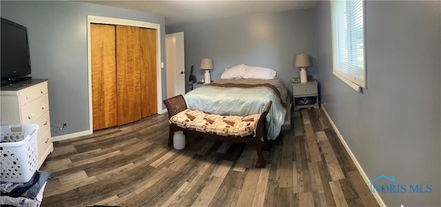 6432 State Route 576, Bryan, OH 43506 - bedroom with wood finished floors and baseboards