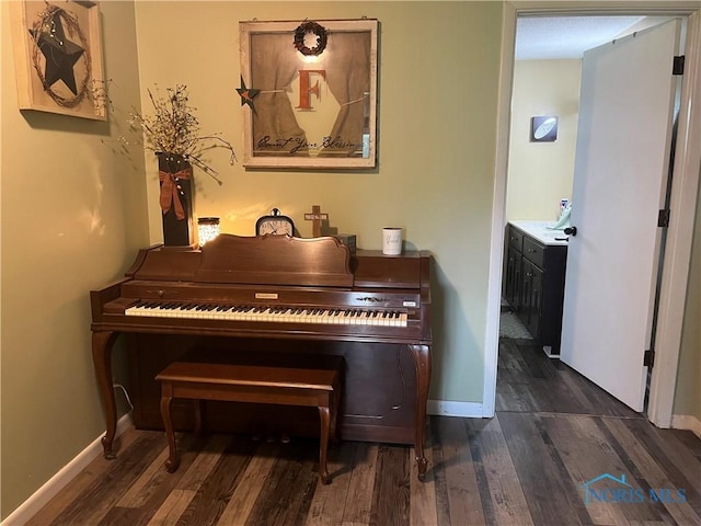 6432 State Route 576, Bryan, OH 43506 - detailed view of wood finished floors