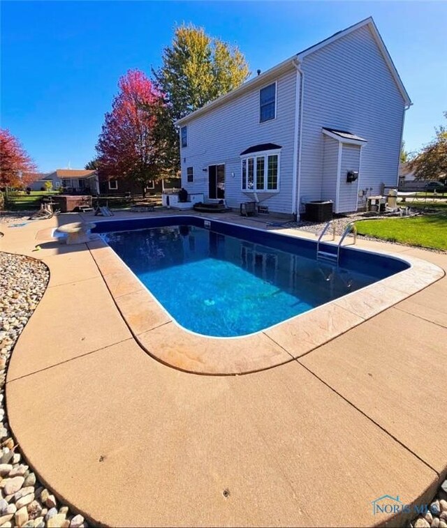 1232 Grassy Ct, Rossford, OH 43460 - photo 2