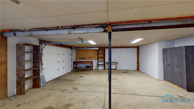 628 W Maple St, Clyde, OH 43410 - view of garage