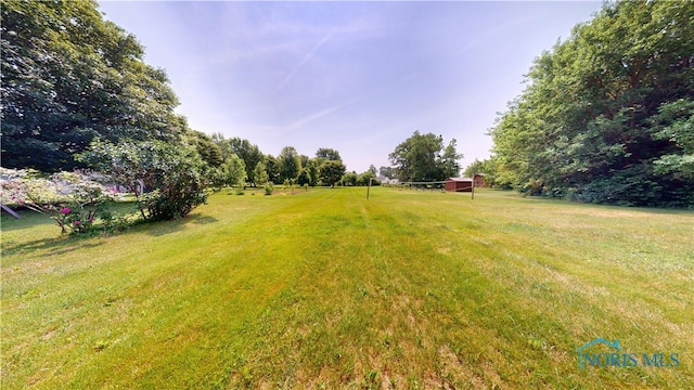 628 W Maple St, Clyde, OH 43410 - view of green lawn with a view of countryside