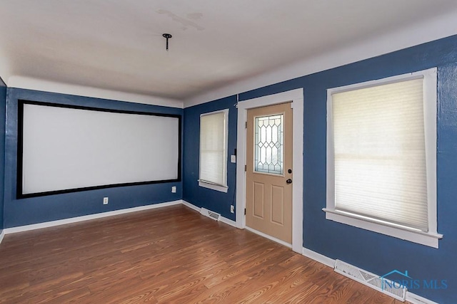 1040 Richland St, Maumee, OH 43537 - entryway featuring wood finished floors and baseboards