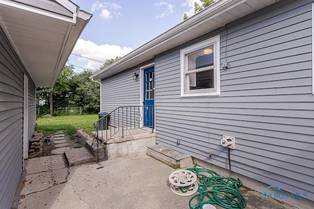 1040 Richland St, Maumee, OH 43537 - view of patio / terrace