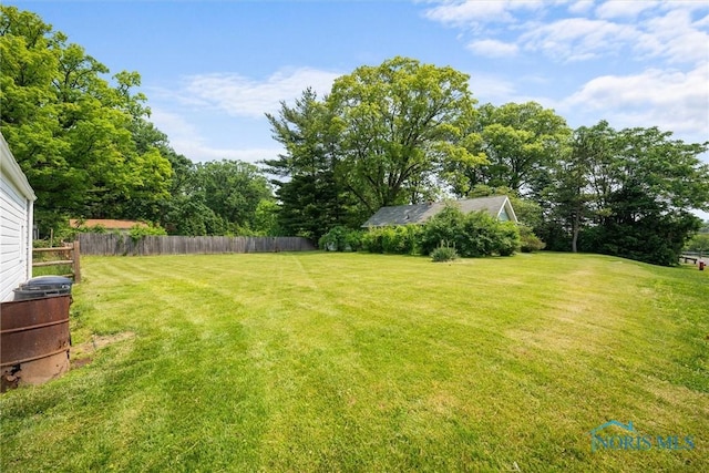 3504 Willys Pkwy, Toledo, OH 43612 - view of yard