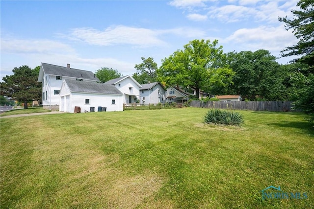 3504 Willys Pkwy, Toledo, OH 43612 - view of yard with a garage