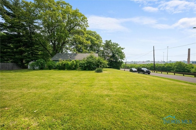 3504 Willys Pkwy, Toledo, OH 43612 - view of yard