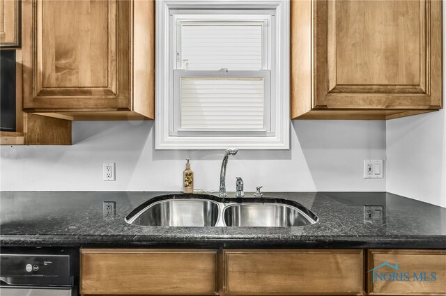 306 Warrington Rd, Toledo, OH 43612 - photo 12