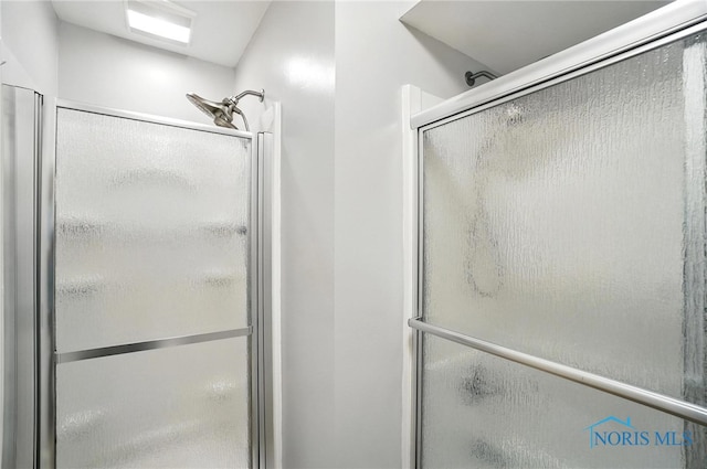 4329 Woodbriar Dr, Toledo, OH 43623 - full bathroom featuring an enclosed shower