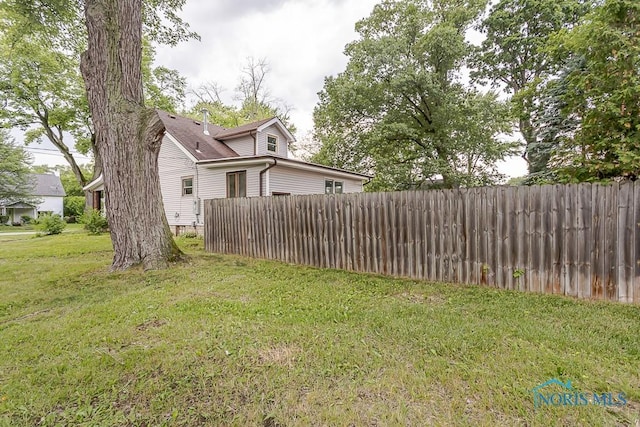 1302 Laning Rd, Toledo, OH 43615 - view of yard