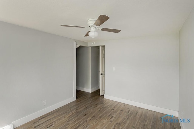 1302 Laning Rd, Toledo, OH 43615 - unfurnished room with ceiling fan and wood finished floors