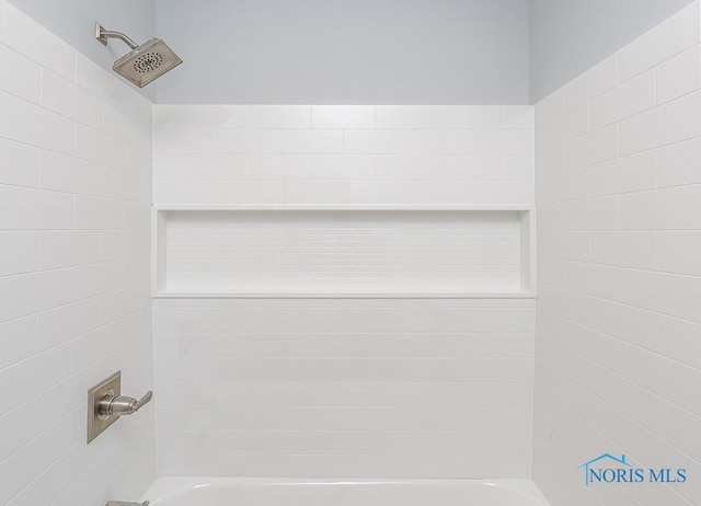 1302 Laning Rd, Toledo, OH 43615 - bathroom with shower / bath combination